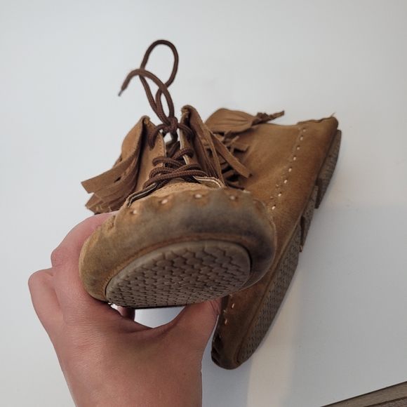 Softmoc brown mocassins with fringe in size 6 - Picture 10 of 13
